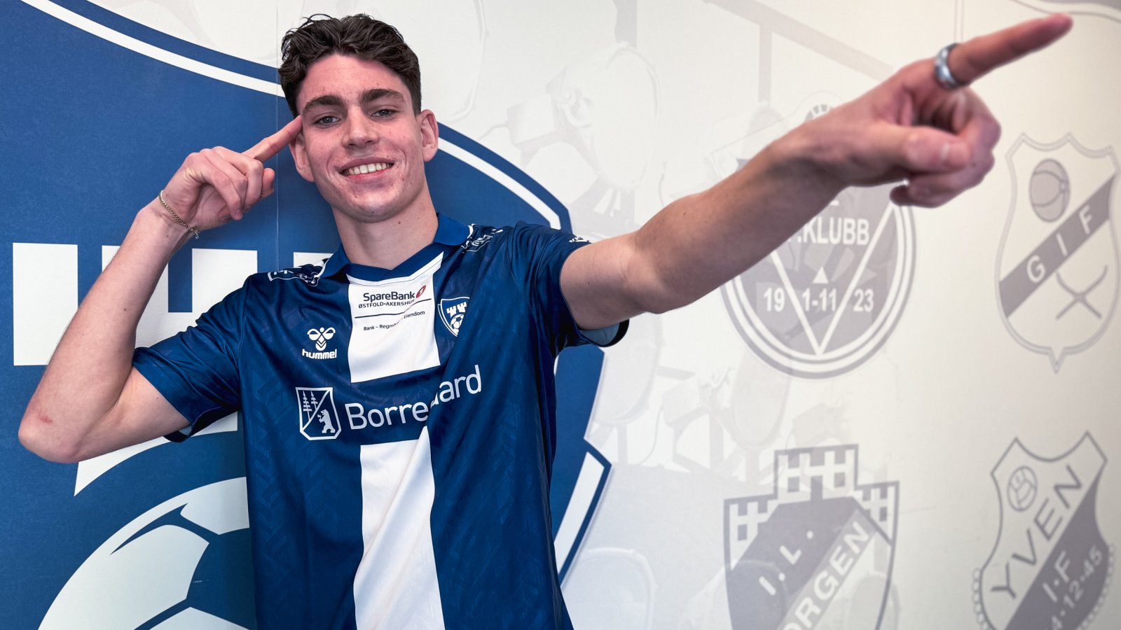 Bilde av en fotballspiller i Sarpsborg 08-drakt